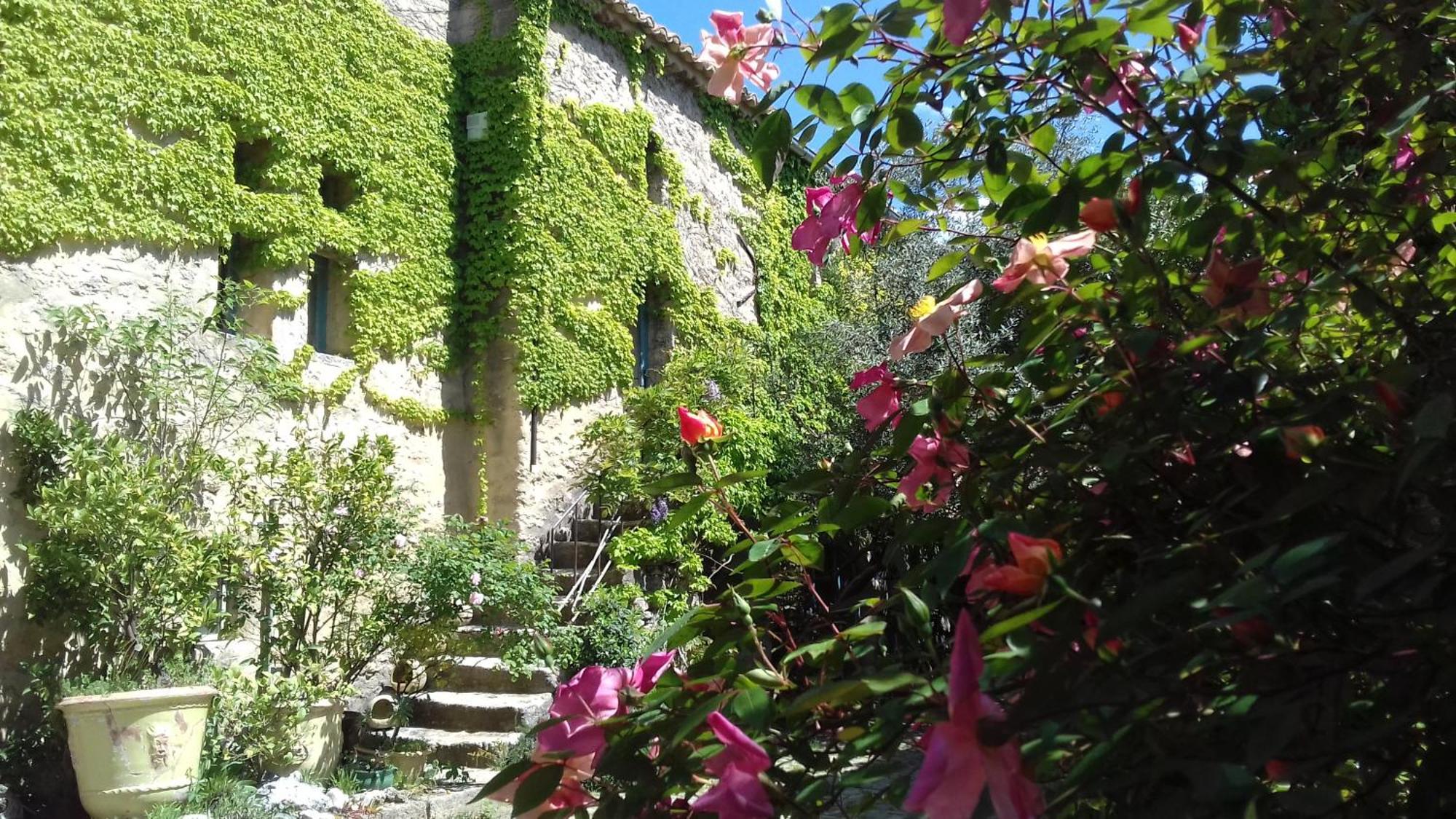 Le Mas Du Lac Uzès Eksteriør billede